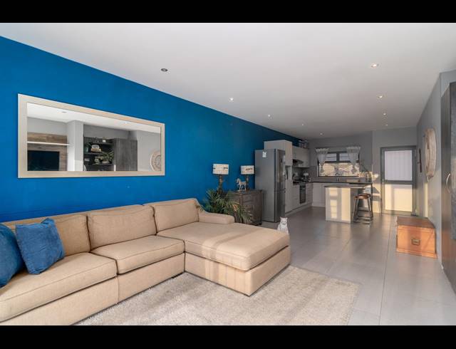 2 BEDROOM APARTMENT FOR SALE IN BURGUNDY ESTATE
